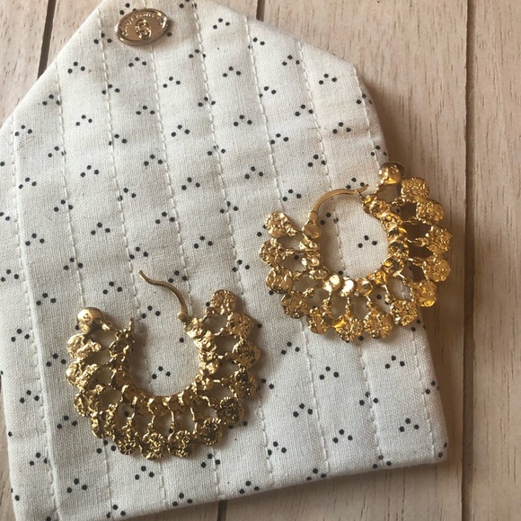Sezane Jewelry - 🇫🇷SÉZANE TIA HOOP EARRINGS